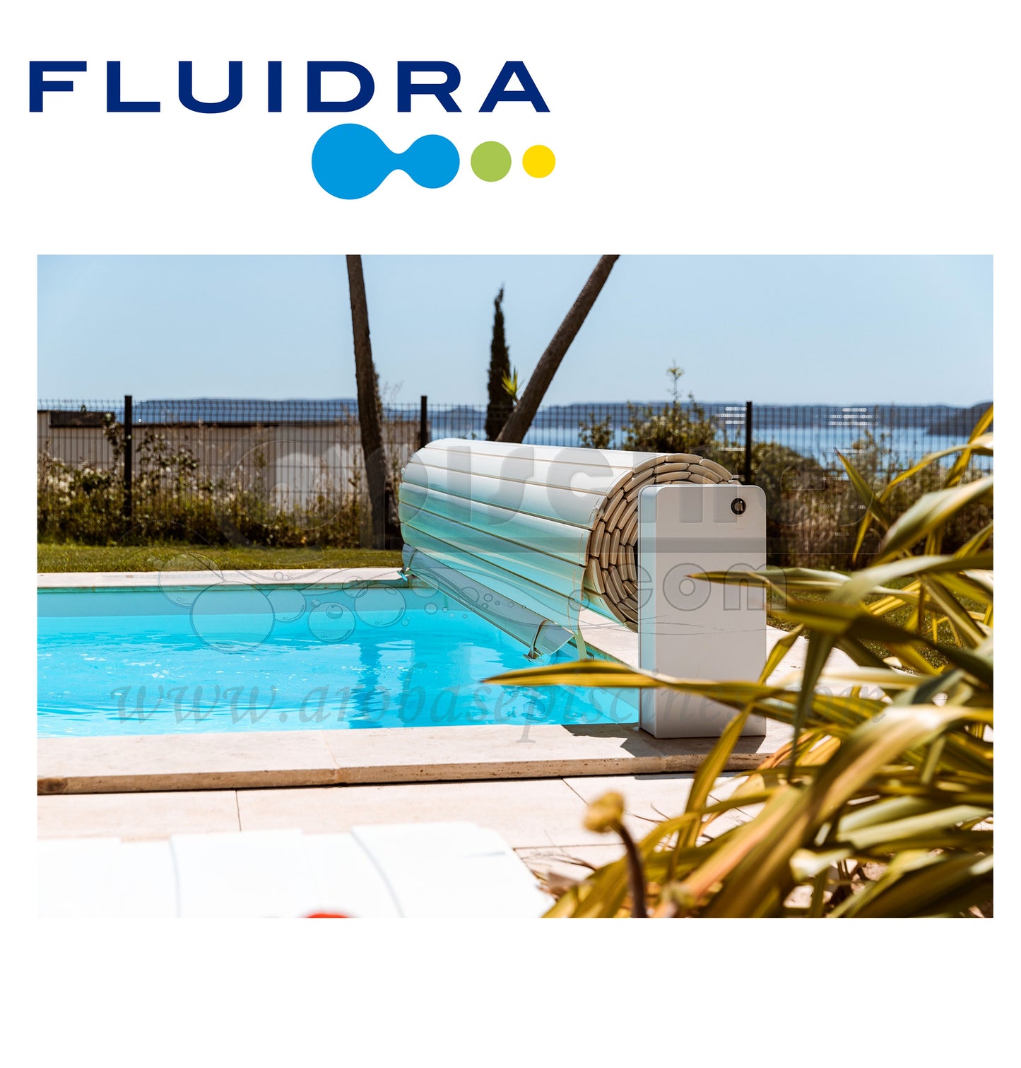 VOLET ROULANT HORS SOL FLUIDRA SVÉLTÉA POUR PISCINES FRANCE PISCINES COMPOSITES, FUTUNA, JERSEY, JAVA, PHILIPPINES, MAYOTTE, CHYPRE, SICILE, AÇORES