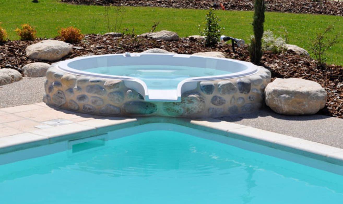 SPA A DEBORDEMENT EN POLYESTER BLANC,GRIS, BLEU OU BEIGE