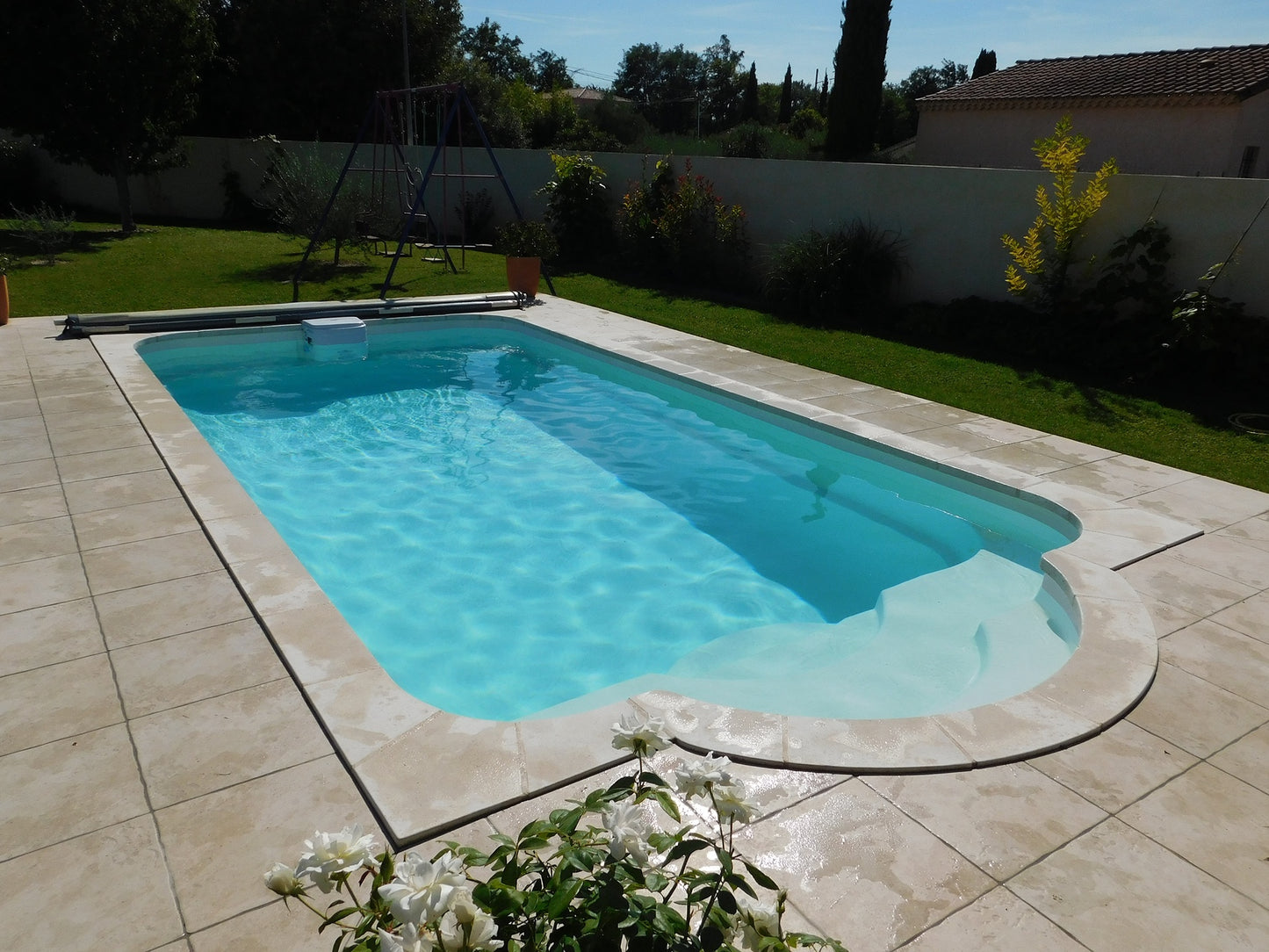 PISCINE COQUE POLYESTER MODELE DECLIC 730 BF